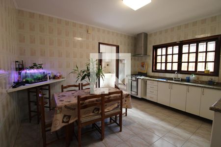 Casa à venda com 133m², 3 quartos e 2 vagasCozinha