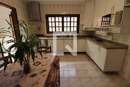 Casa à venda com 133m², 3 quartos e 2 vagasCozinha