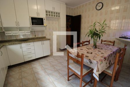 Casa à venda com 133m², 3 quartos e 2 vagasCozinha