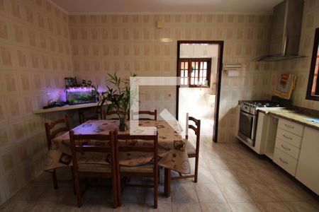 Casa à venda com 133m², 3 quartos e 2 vagasCozinha