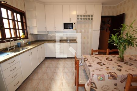 Casa à venda com 133m², 3 quartos e 2 vagasCozinha