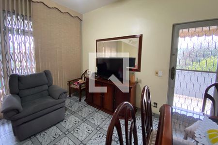 Sala de casa para alugar com 4 quartos, 200m² em Vila Centenario, Duque de Caxias