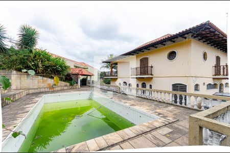 Casa para alugar com 1100m², 4 quartos e 8 vagas Casa para alugar com 1100m², 4 quartos e 8 vagasPiscina