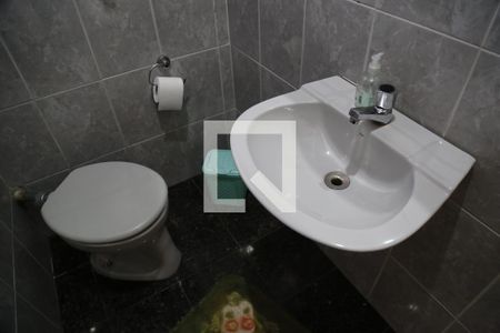 Casa à venda com 350m², 3 quartos e sem vagaBanheiro de serviço