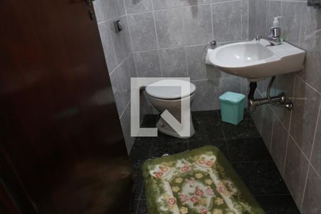 Casa à venda com 350m², 3 quartos e sem vagaBanheiro de serviço
