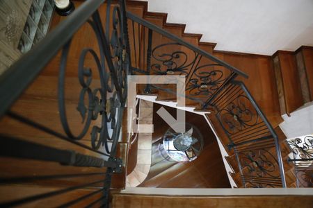 Casa à venda com 350m², 3 quartos e sem vagaEscada