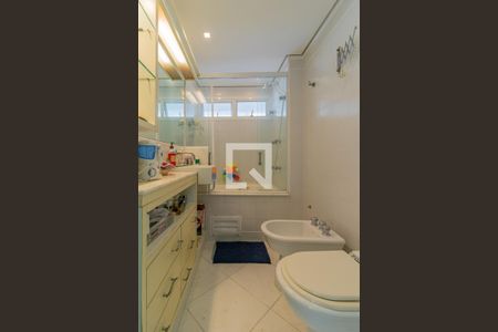 Apartamento para alugar com 176m², 3 quartos e 3 vagasBanheiro