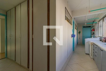 Apartamento para alugar com 176m², 3 quartos e 3 vagasÁrea de Serviço