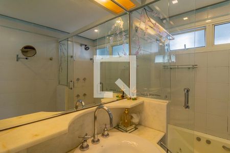 Apartamento para alugar com 176m², 3 quartos e 3 vagasBanheiro da Suíte