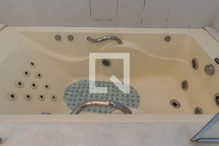 Apartamento para alugar com 176m², 3 quartos e 3 vagasBanheiro da Suíte