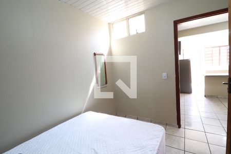 Quarto 1 de kitnet/studio para alugar com 2 quartos, 40m² em Centro, Uberlândia