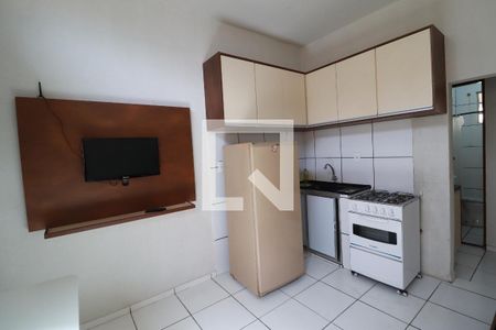 Sala/Cozinha de kitnet/studio para alugar com 2 quartos, 42m² em Centro, Uberlândia
