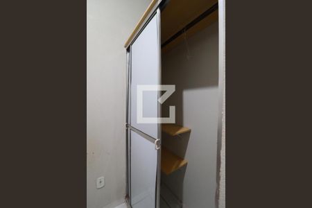 Quarto 1 de kitnet/studio para alugar com 2 quartos, 42m² em Centro, Uberlândia