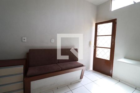 Sala/Cozinha de kitnet/studio para alugar com 2 quartos, 42m² em Centro, Uberlândia