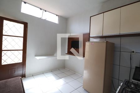 Sala/Cozinha de kitnet/studio para alugar com 2 quartos, 42m² em Centro, Uberlândia
