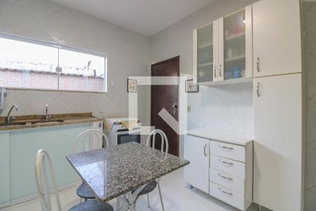 Casa para alugar com 140m², 4 quartos e 2 vagasCozinha