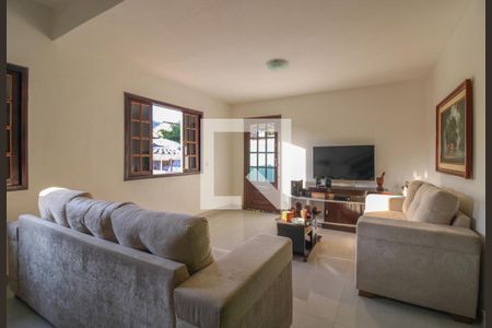 Sala de casa para alugar com 4 quartos, 140m² em Vargem Pequena, Rio de Janeiro