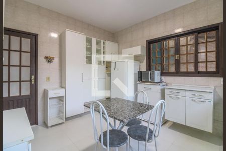 Casa para alugar com 140m², 4 quartos e 2 vagasCozinha