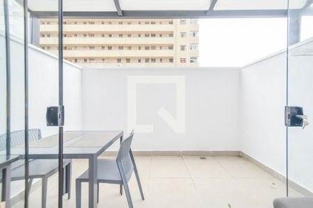 Apartamento para alugar com 33m², 1 quarto e sem vagaQuintal
