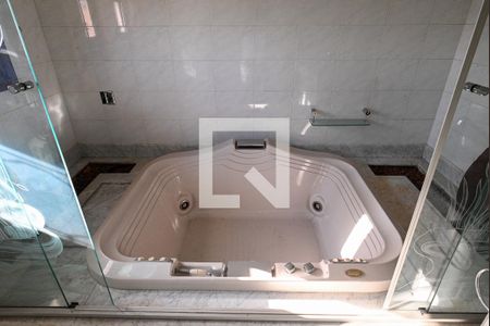 Casa à venda com 900m², 4 quartos e 9 vagasSuite Quarto 4