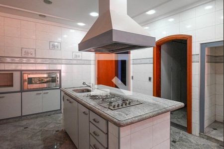 Casa à venda com 900m², 4 quartos e 9 vagasCozinha