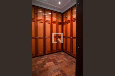 Casa à venda com 900m², 4 quartos e 9 vagasCloset Quarto 3