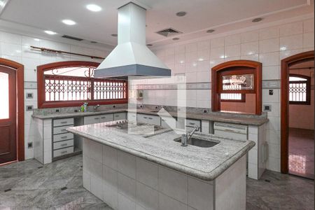 Casa à venda com 900m², 4 quartos e 9 vagasCozinha