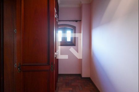 Casa à venda com 900m², 4 quartos e 9 vagasCloset Quarto 2