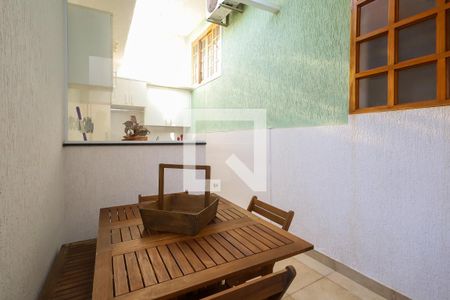 Casa à venda com 198m², 3 quartos e 2 vagasÁrea de Serviço