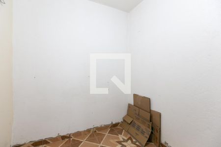 Quarto 1  de casa para alugar com 2 quartos, 24m² em Itaquera, São Paulo