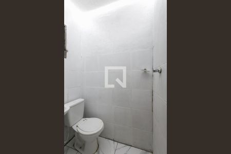 Banheiro  de casa para alugar com 2 quartos, 24m² em Itaquera, São Paulo