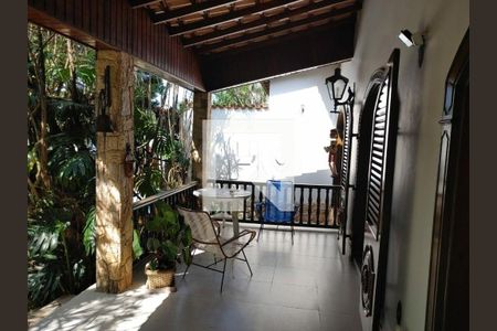 Casa à venda com 3 quartos, 600m² em Arujázinho , Rio de Janeiro