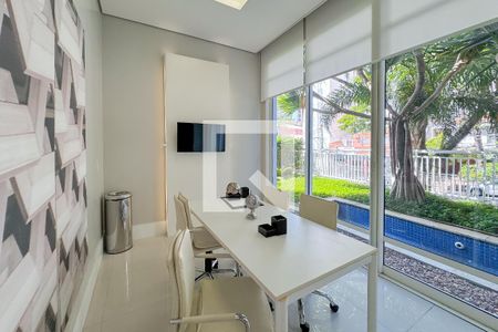 Apartamento à venda com 163m², 3 quartos e 3 vagas Apartamento à venda com 163m², 3 quartos e 3 vagasCoworking