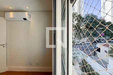 Apartamento à venda com 163m², 3 quartos e 3 vagas Apartamento à venda com 163m², 3 quartos e 3 vagasJanelas de Isolamento Acústico