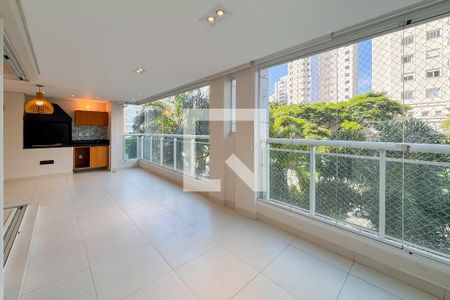 Apartamento à venda com 163m², 3 quartos e 3 vagas Apartamento à venda com 163m², 3 quartos e 3 vagasVaranda gourmet