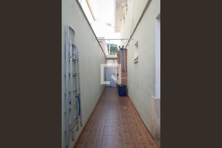 Casa à venda com 120m², 3 quartos e 2 vagasLateral