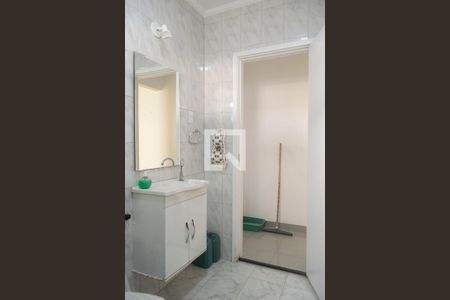 Casa à venda com 120m², 3 quartos e 2 vagasBanheiro 