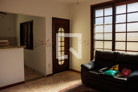 Sala de casa à venda com 3 quartos, 340m² em Itaipu, Niterói
