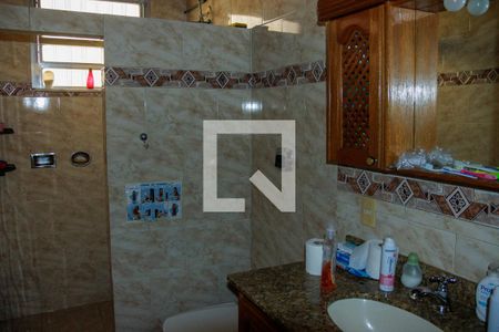 Casa à venda com 340m², 3 quartos e 2 vagasBanheiro