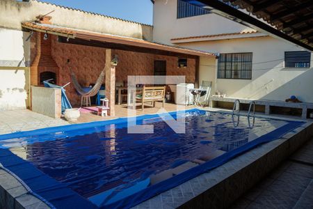 Casa à venda com 340m², 3 quartos e 2 vagasÁrea comum - Piscina