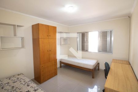 Casa para alugar com 150m², 4 quartos e 2 vagas Casa para alugar com 150m², 4 quartos e 2 vagasQuarto Suíte