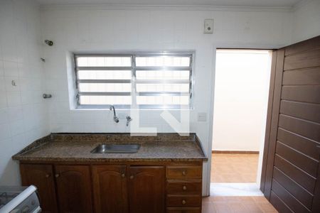 Casa para alugar com 150m², 4 quartos e 2 vagas Casa para alugar com 150m², 4 quartos e 2 vagasCozinha