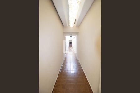 Casa para alugar com 150m², 4 quartos e 2 vagas Casa para alugar com 150m², 4 quartos e 2 vagasCorredor casa