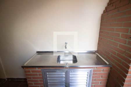 Casa para alugar com 150m², 4 quartos e 2 vagas Casa para alugar com 150m², 4 quartos e 2 vagasPia / churrasqueira