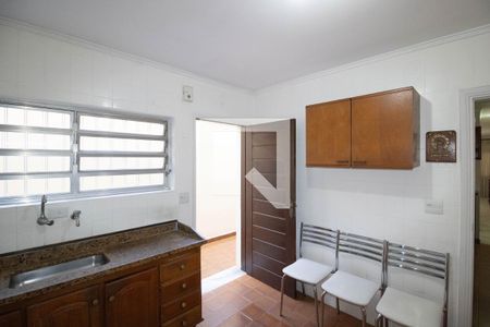 Casa para alugar com 150m², 4 quartos e 2 vagas Casa para alugar com 150m², 4 quartos e 2 vagasCozinha
