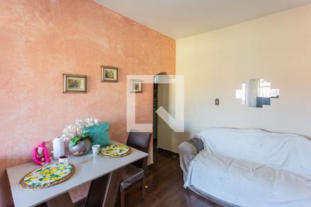 Sala de casa à venda com 4 quartos, 178m² em Vila Belem, Contagem
