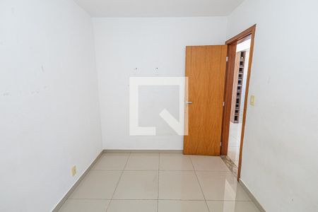 Quarto 1 de apartamento para alugar com 2 quartos, 85m² em Piratininga (venda Nova), Belo Horizonte