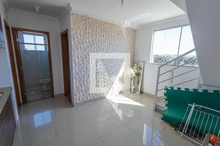 Sala de apartamento para alugar com 2 quartos, 85m² em Piratininga (venda Nova), Belo Horizonte