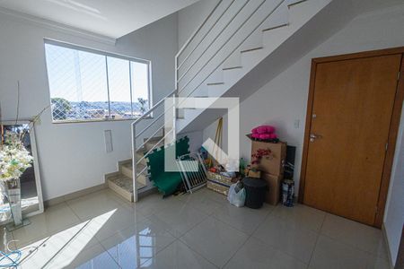 Sala de apartamento para alugar com 2 quartos, 85m² em Piratininga (venda Nova), Belo Horizonte