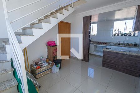 Sala de apartamento para alugar com 2 quartos, 85m² em Piratininga (venda Nova), Belo Horizonte